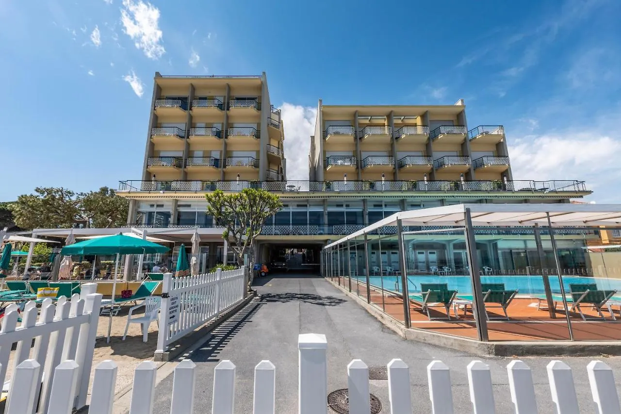 דיאנו מרינה Hotel Bellevue Et Mediterranee  דיאנו מרינה