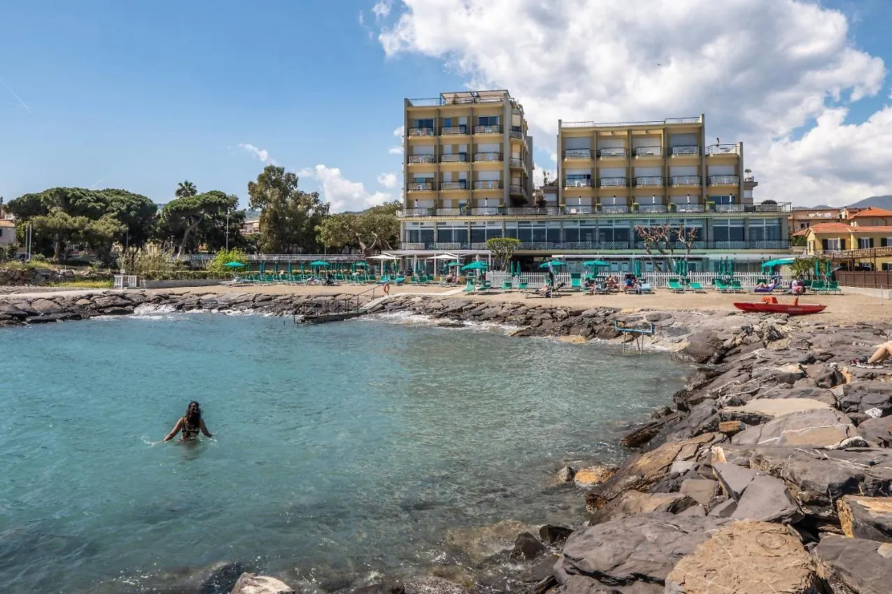 דיאנו מרינה Hotel Bellevue Et Mediterranee