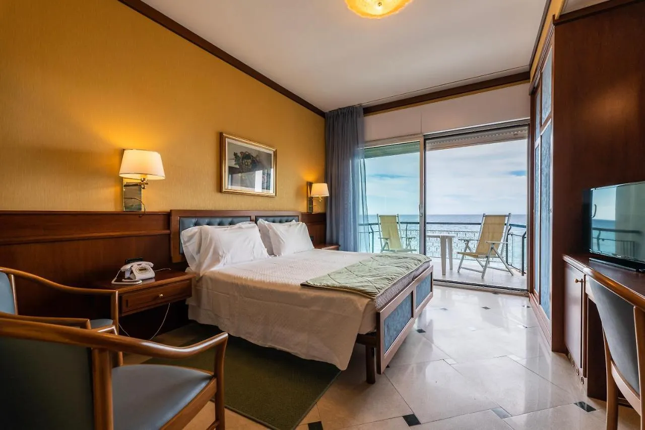 דיאנו מרינה Hotel Bellevue Et Mediterranee