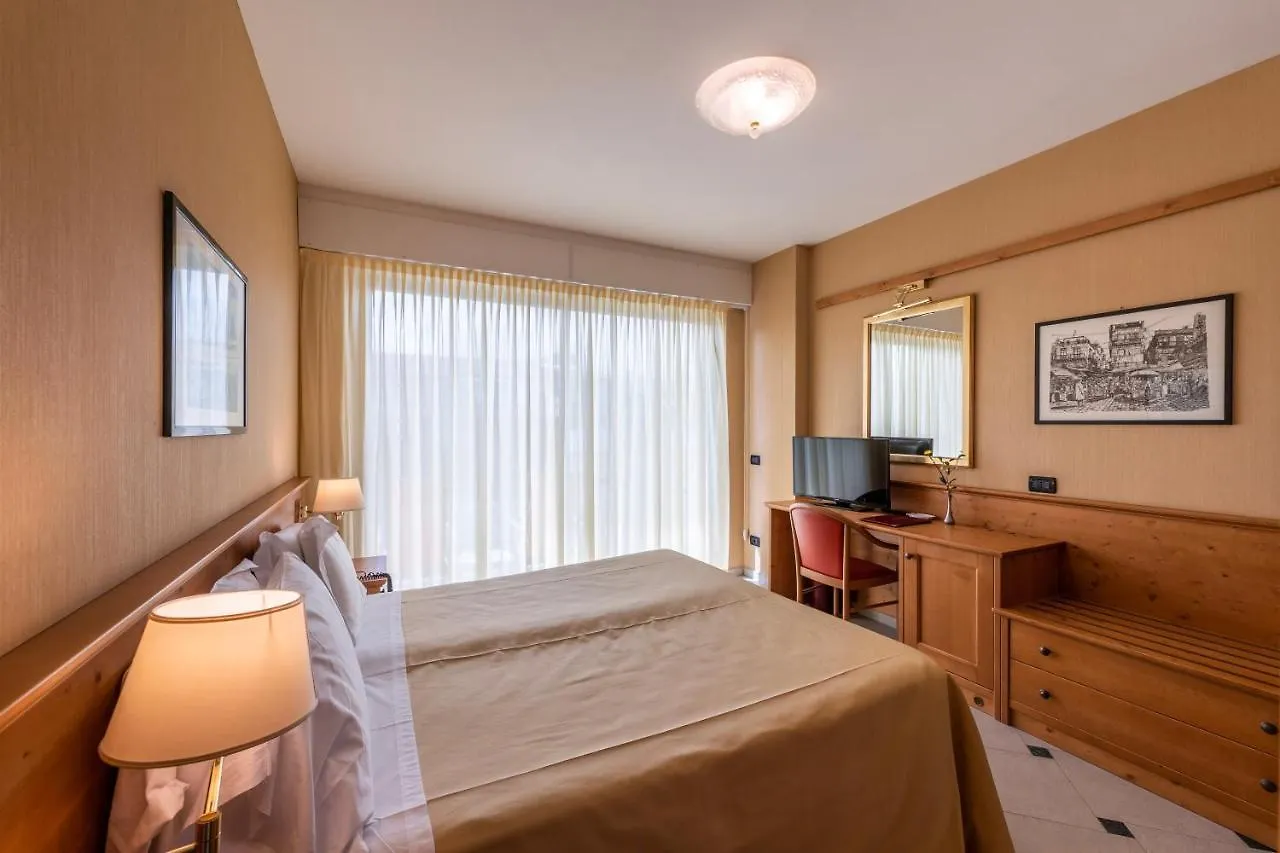 דיאנו מרינה Hotel Bellevue Et Mediterranee